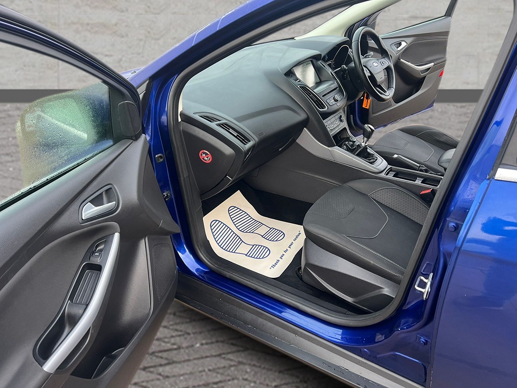 Used Ford Focus 2015 for sale - 77055146: Photo 13