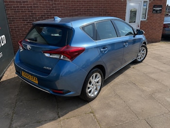 Used Toyota Auris 2015 for sale - 79528308: Photo