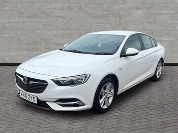 Used Vauxhall Insignia 2018 for sale - 76177231: Photo 2