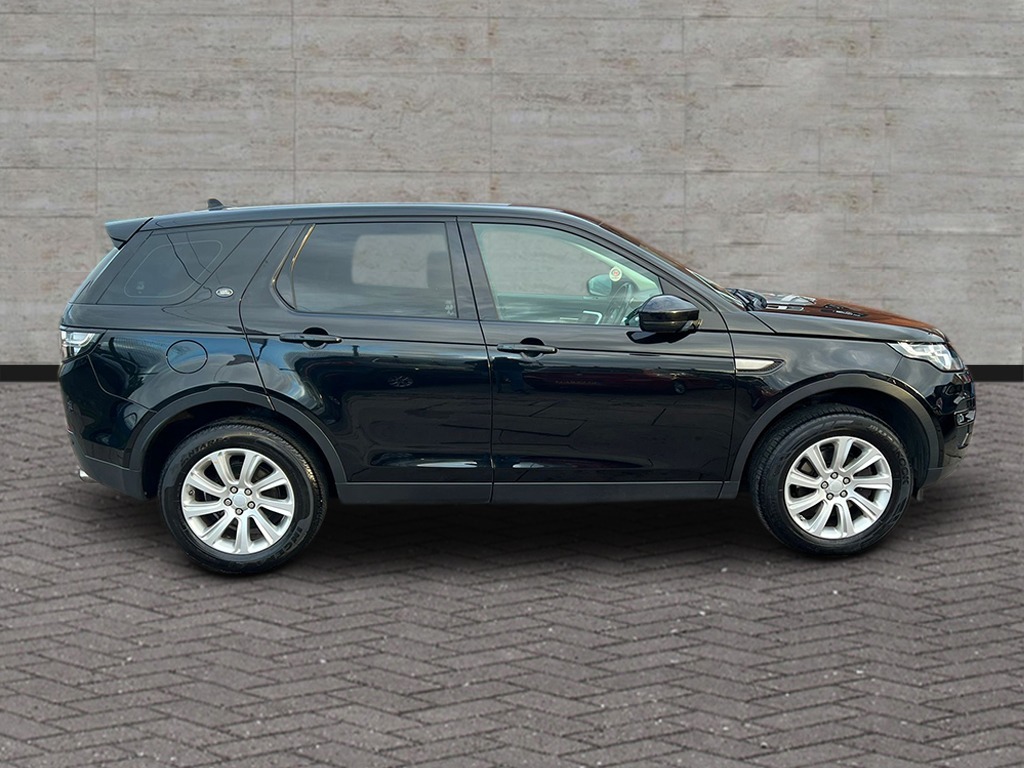 Used Land Rover Discovery Sport 2016 for sale - 76358370: Photo 6