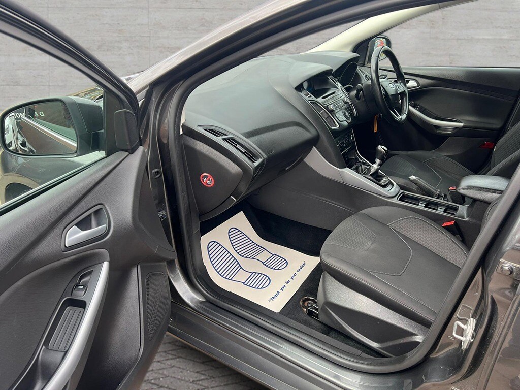 Used Ford Focus 2015 for sale - 76091164: Photo 9