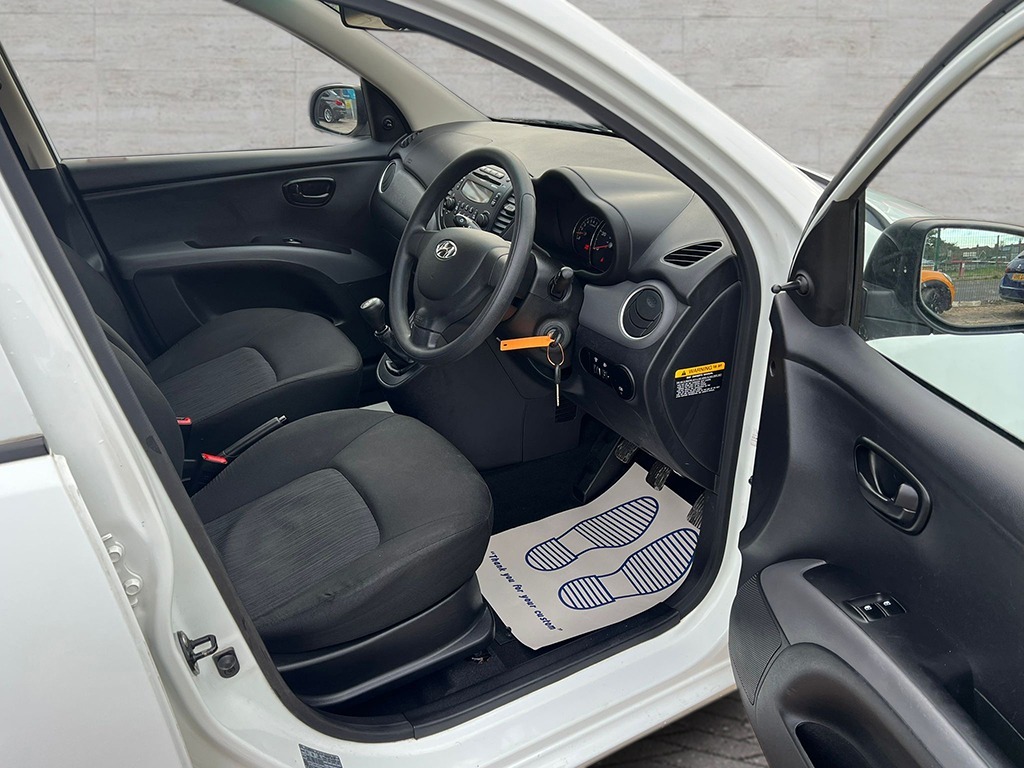 Used Hyundai i10 2013 for sale - 77053136: Photo 10