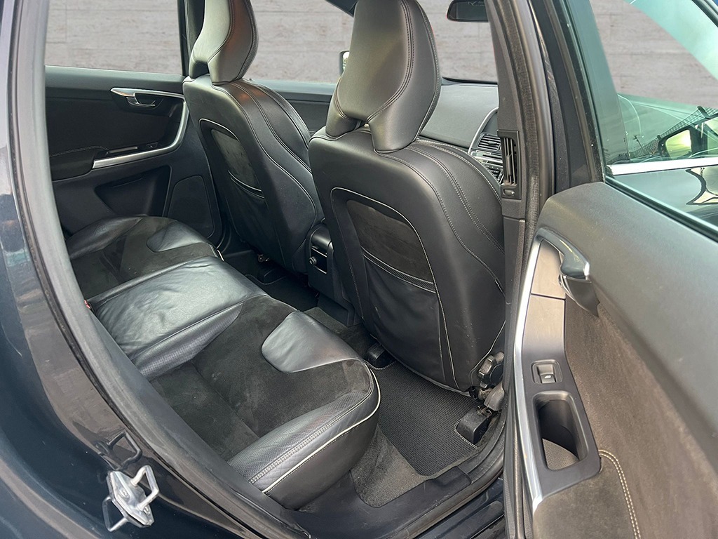 Used Volvo XC60 2015 for sale - 77616160: Photo 11