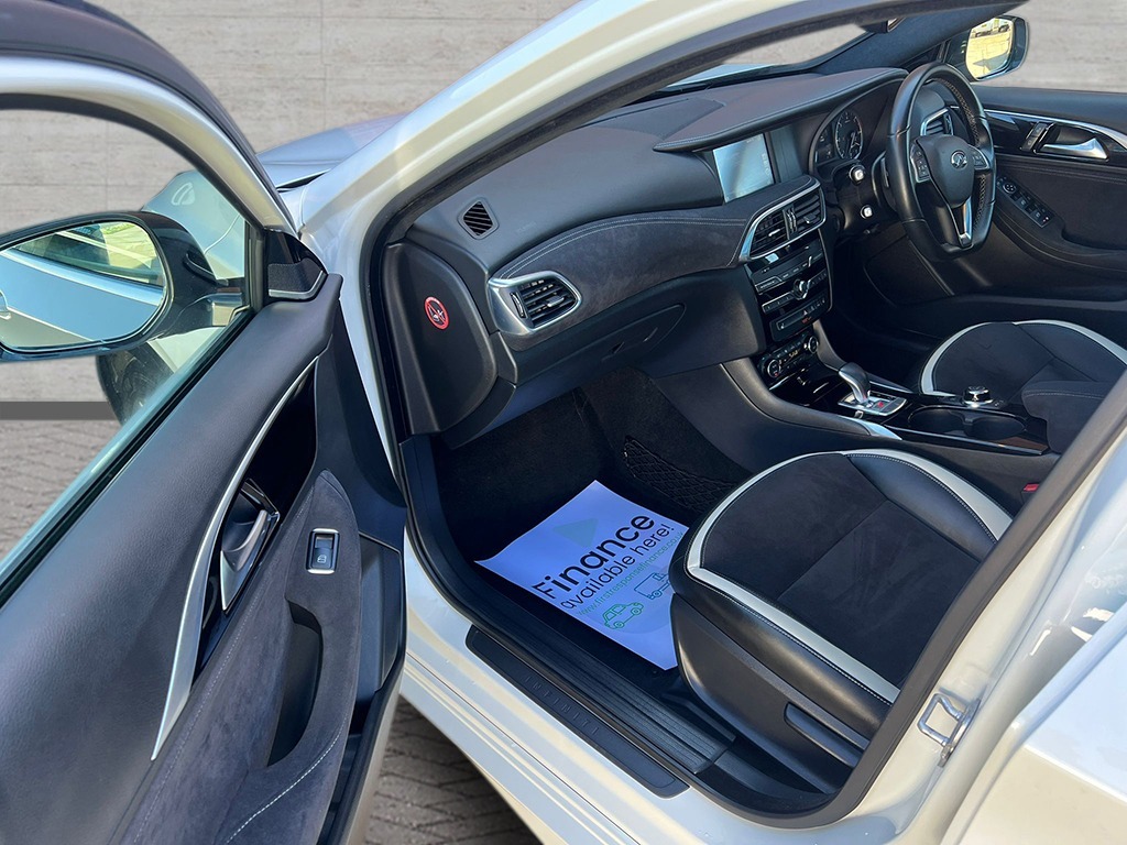 Used Infiniti Q30 2016 for sale - 77918244: Photo 18