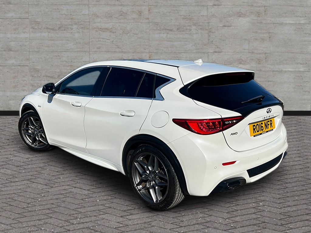 Used Infiniti Q30 2016 for sale - 77918244: Photo 2