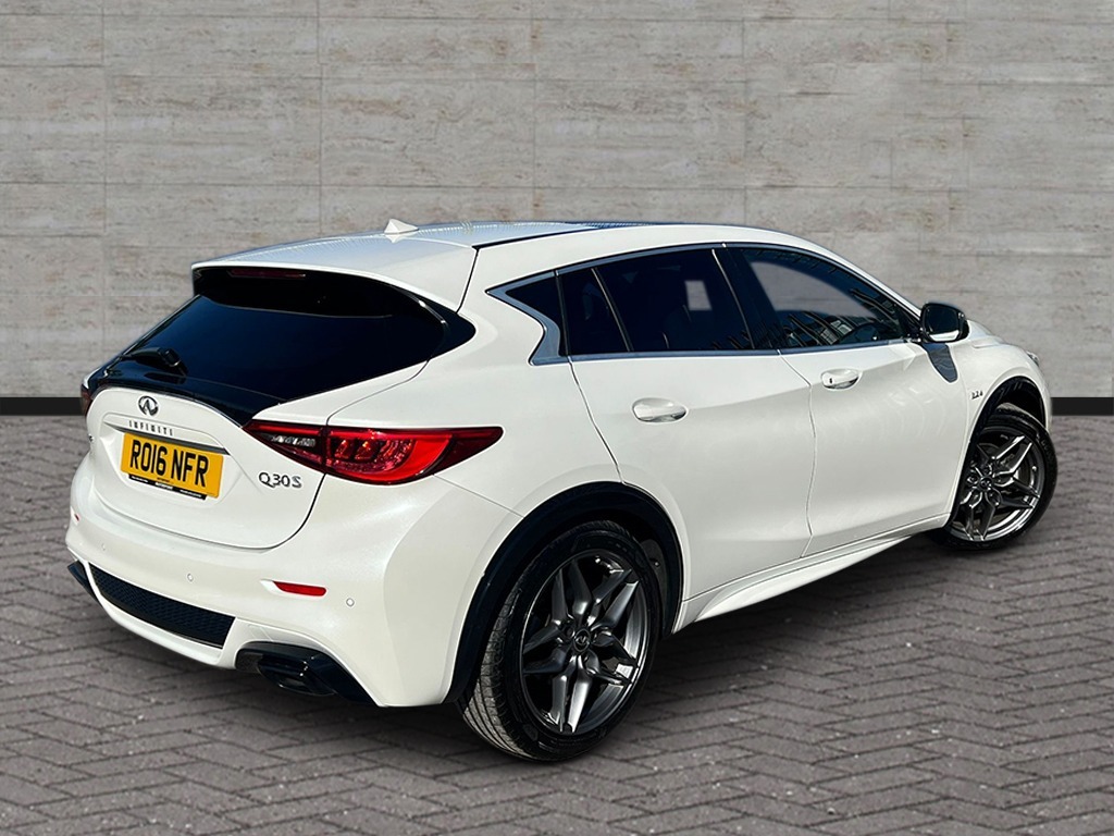 Used Infiniti Q30 2016 for sale - 77918244: Photo 4