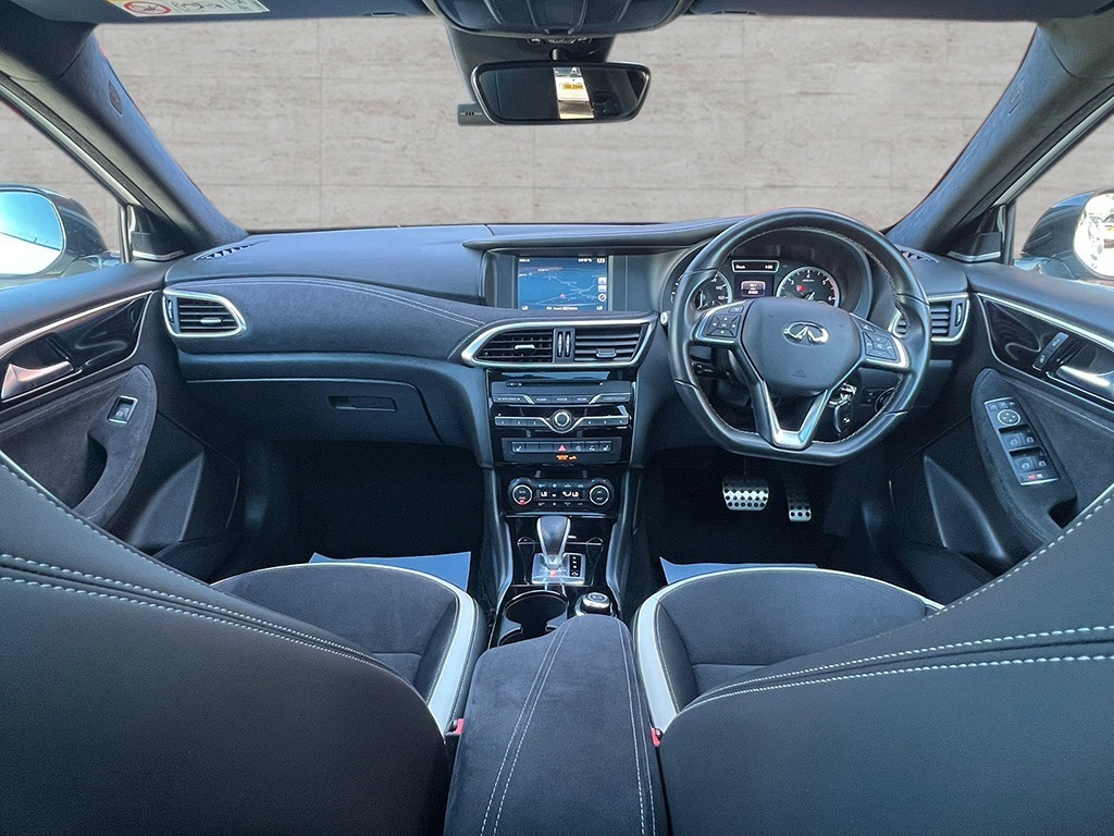 Used Infiniti Q30 2016 for sale - 77918244: Photo 8