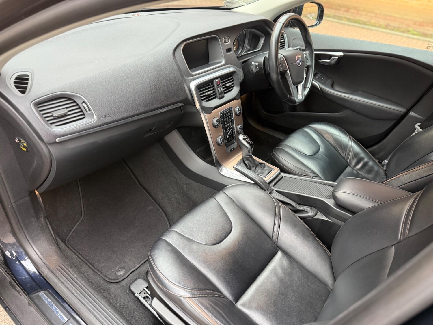 Used Volvo V40 2016 for sale - 77205065: Photo 16