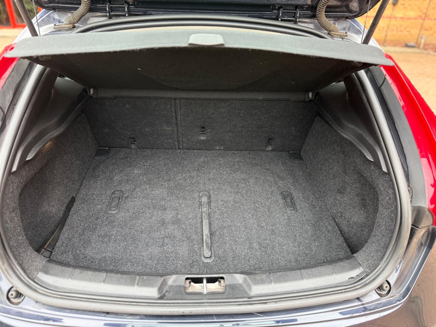 Used Volvo V40 2016 for sale - 77205065: Photo 33