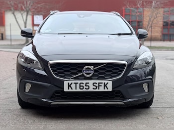 Used Volvo V40 2016 for sale - 77205065: Photo