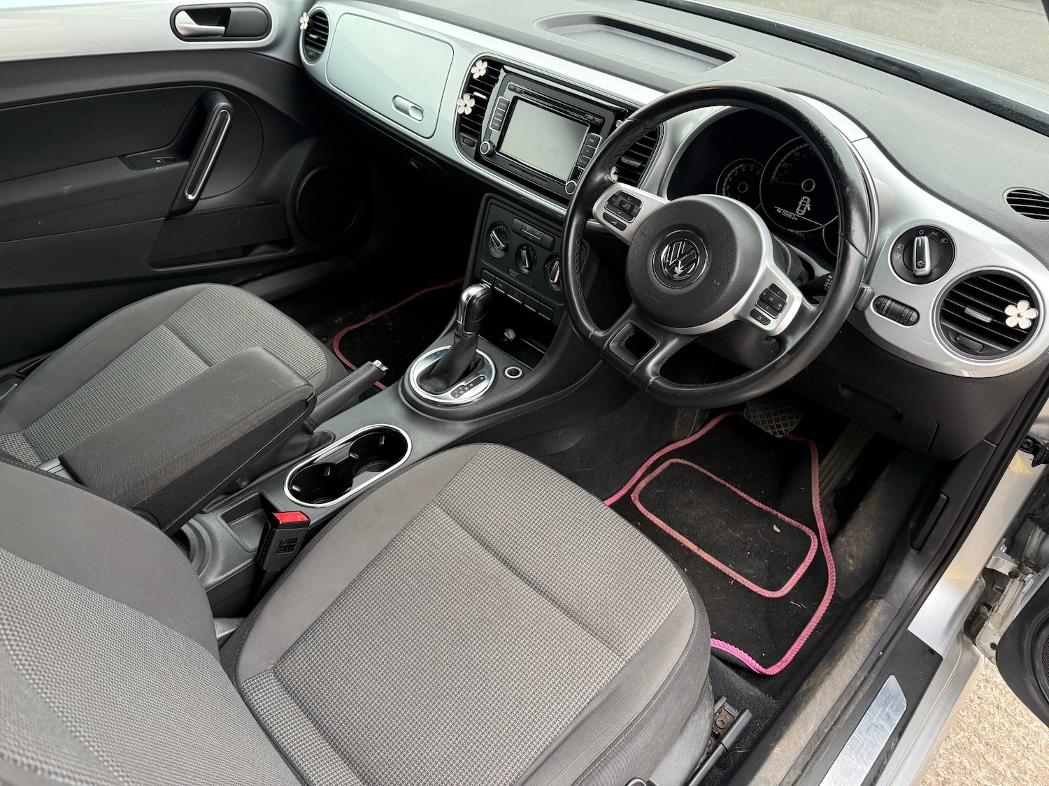 Used Volkswagen Beetle 2012 for sale - 77798051: Photo 2