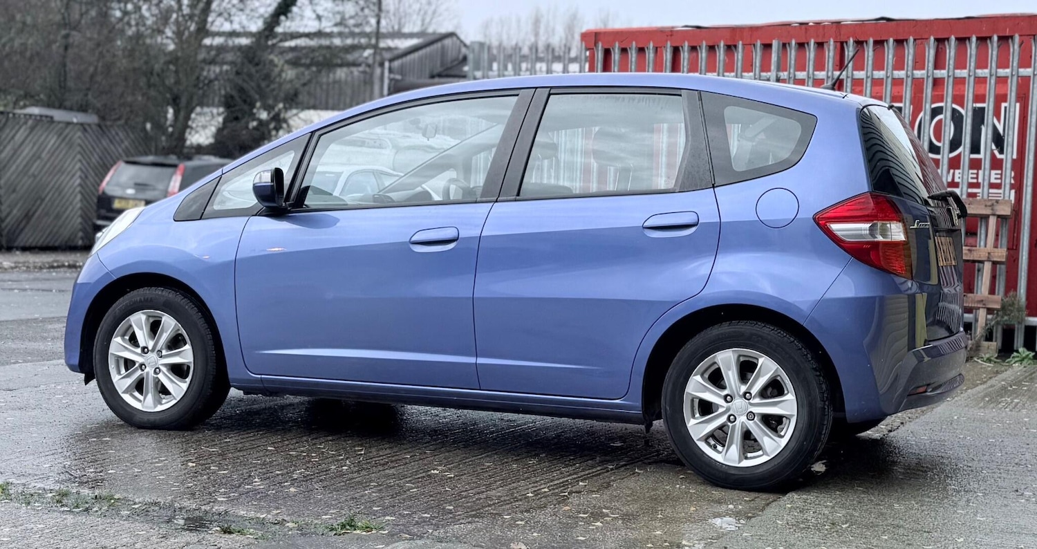 Used Honda Jazz 2012 for sale - 77205068: Photo 8