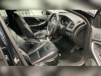 Used Volvo V40 2016 for sale - 76484593: Photo