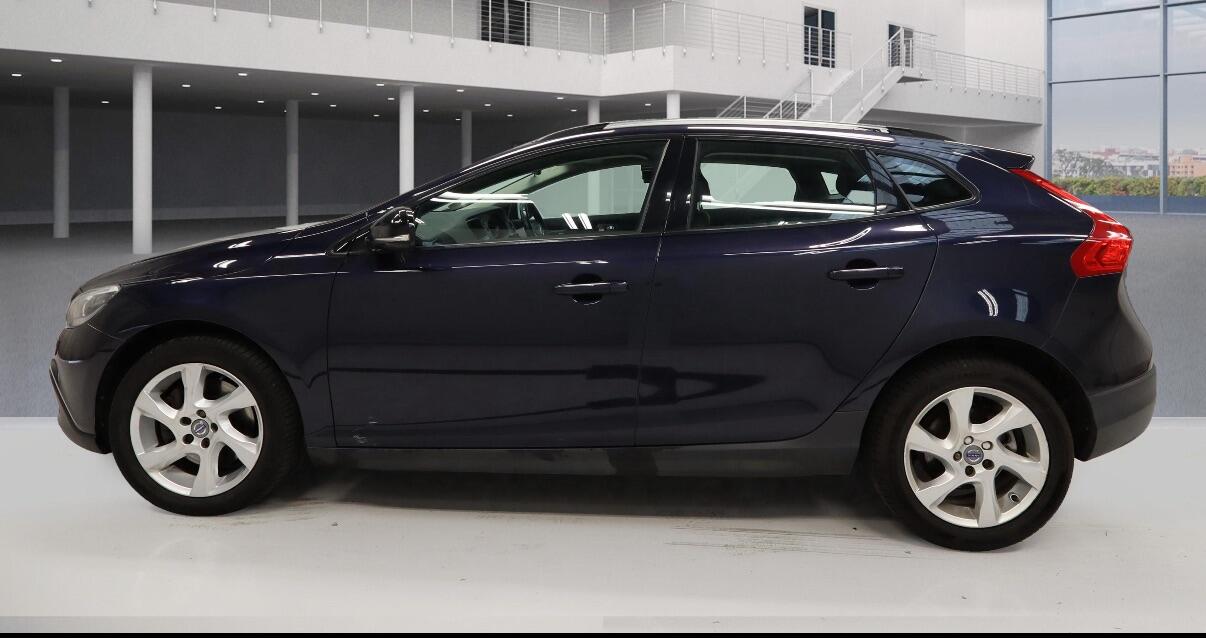 Used Volvo V40 2016 for sale - 76484593: Photo 7