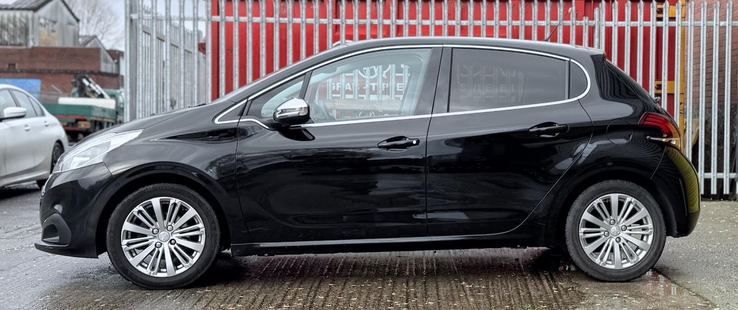 Used Peugeot 208 2017 for sale - 77205071: Photo 8