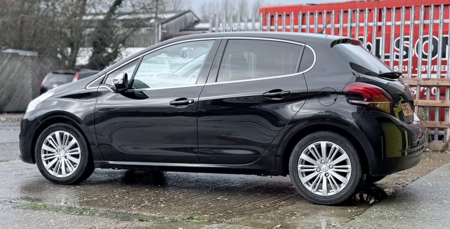 Used Peugeot 208 2017 for sale - 77205071: Photo 9