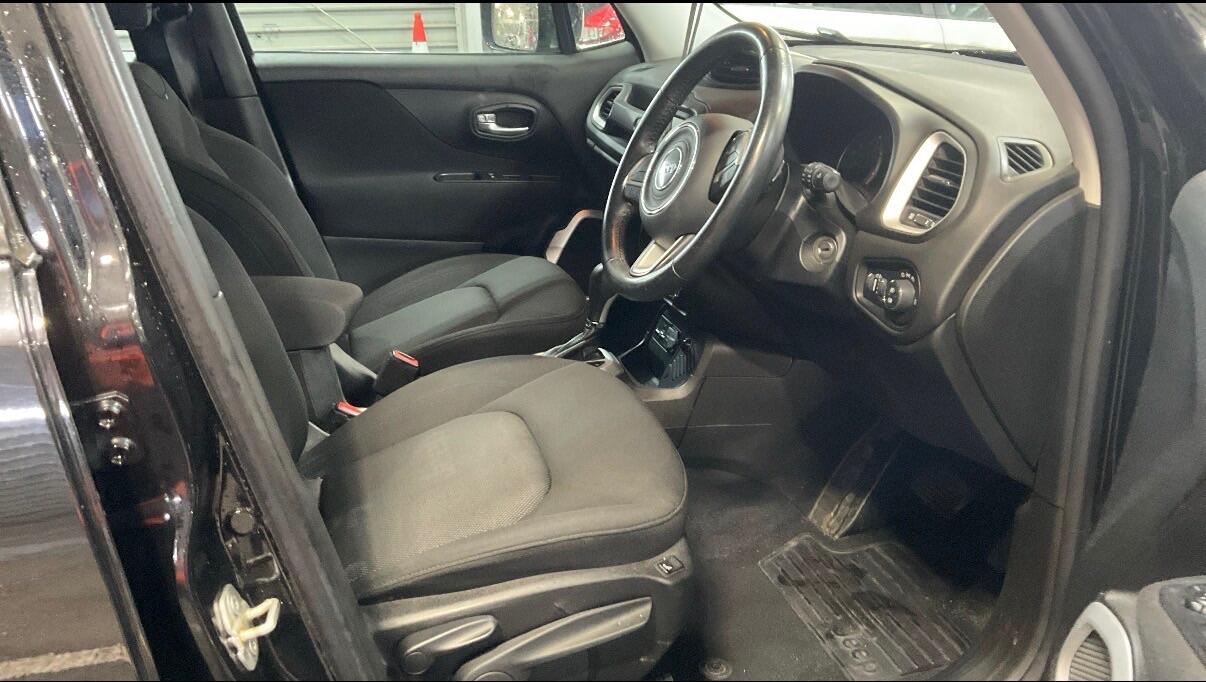 Used Jeep Renegade 2016 for sale - 77358901: Photo 2