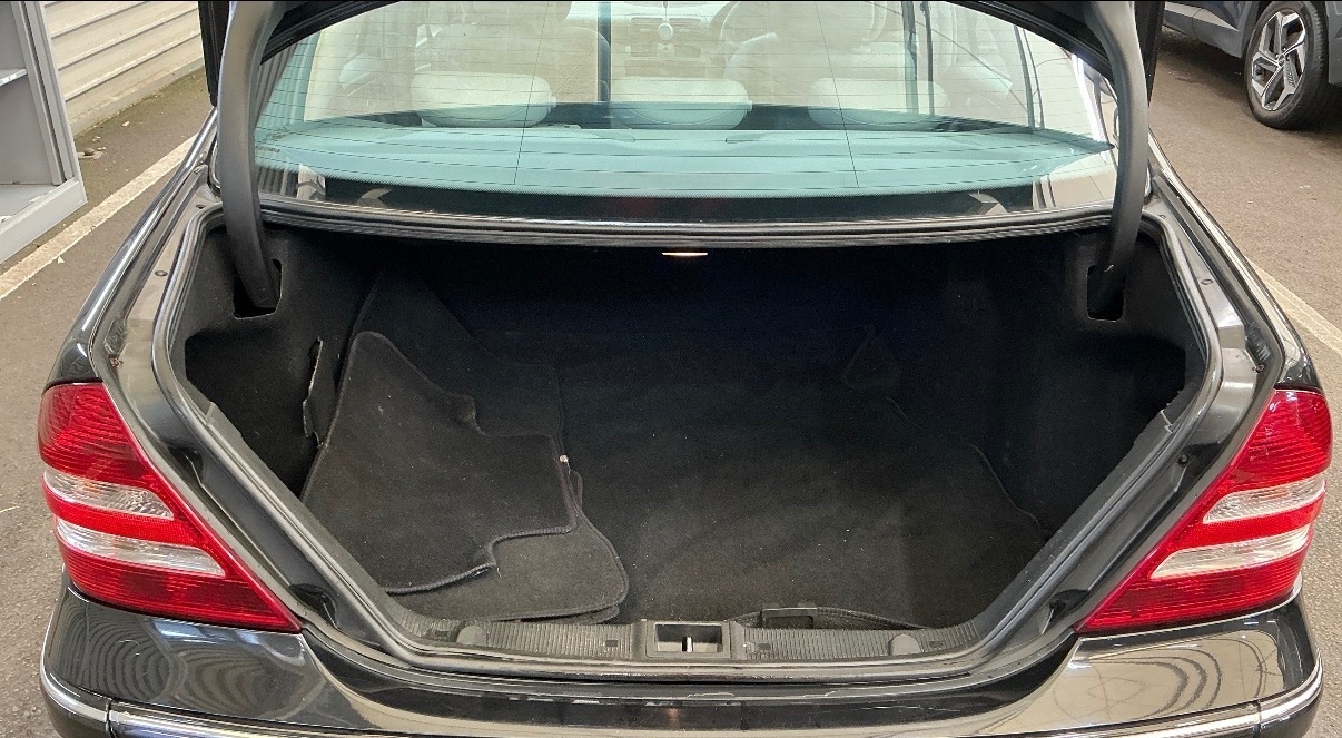 Used Mercedes-Benz C Class 2005 for sale - 77750081: Photo 11