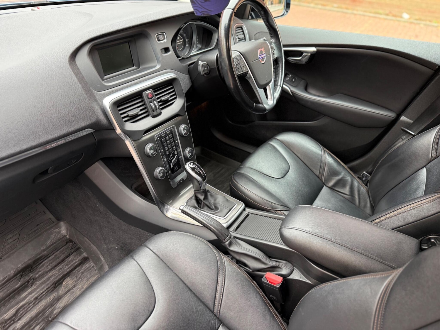 Used Volvo V40 2014 for sale - 76484503: Photo 19