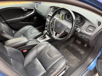 Used Volvo V40 Cross Country 2014 for sale - 76484503: Photo