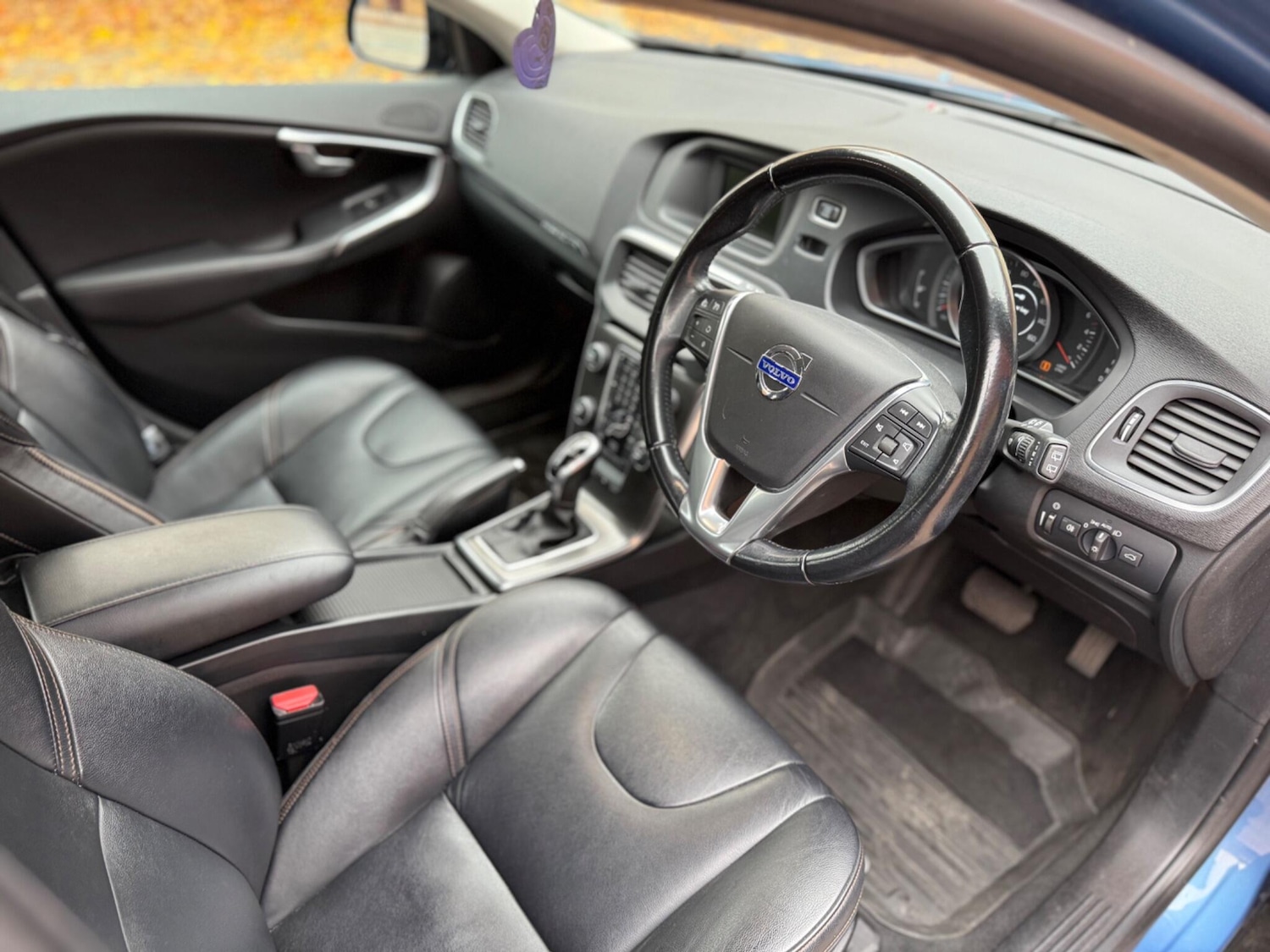 Used Volvo V40 2014 for sale - 76484503: Photo 33