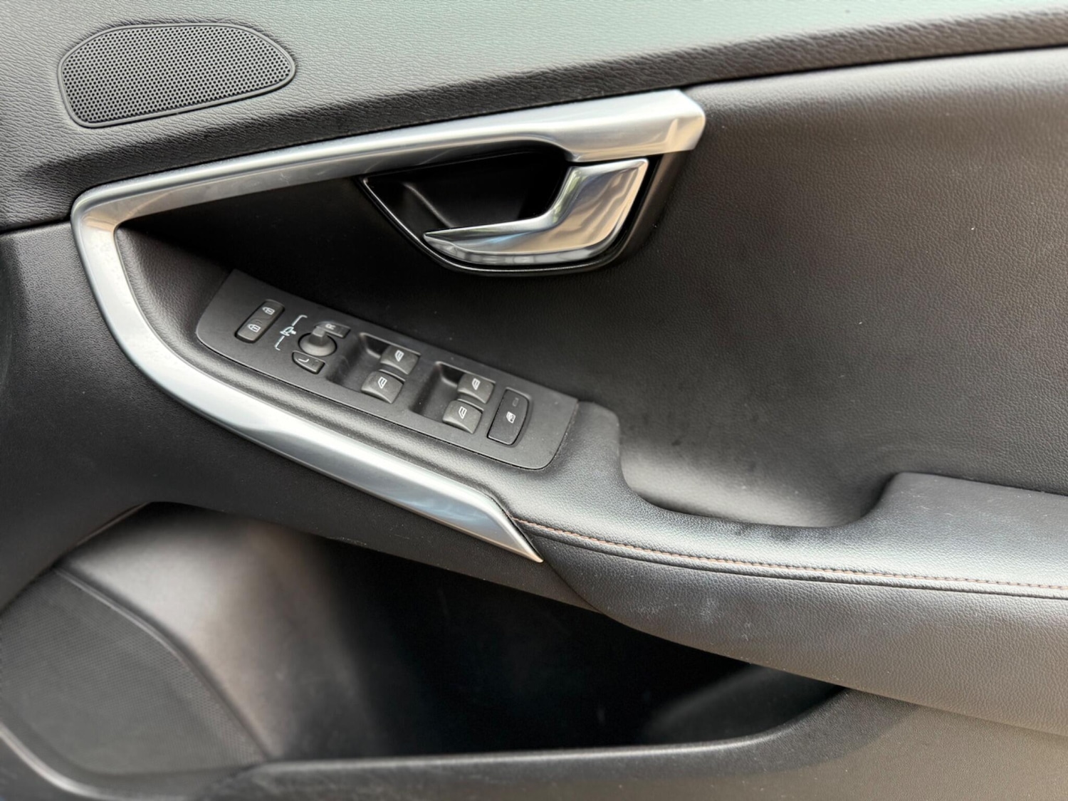 Used Volvo V40 2014 for sale - 76484503: Photo 34