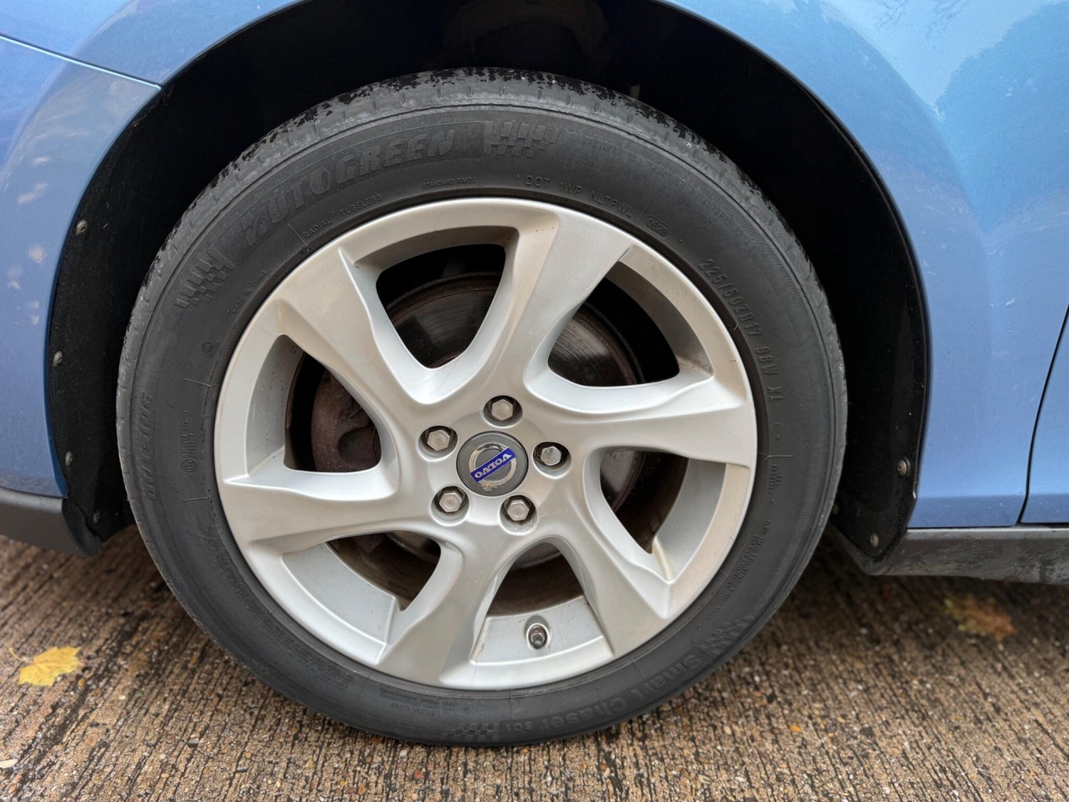 Used Volvo V40 2014 for sale - 76484503: Photo 35