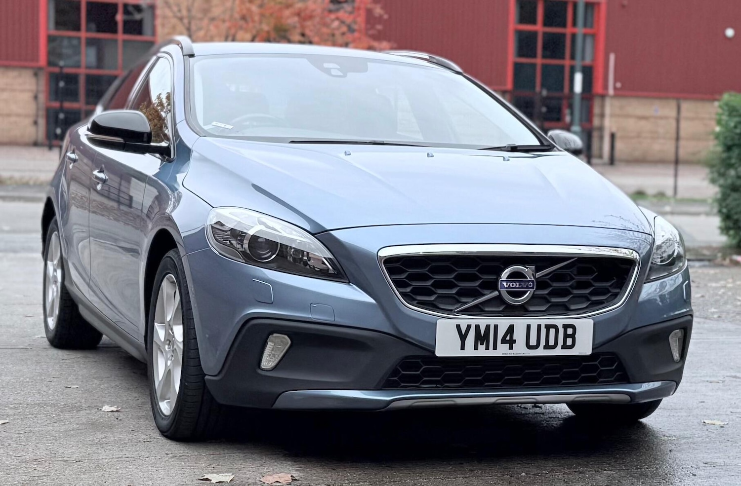 Used Volvo V40 2014 for sale - 76484503: Photo 5