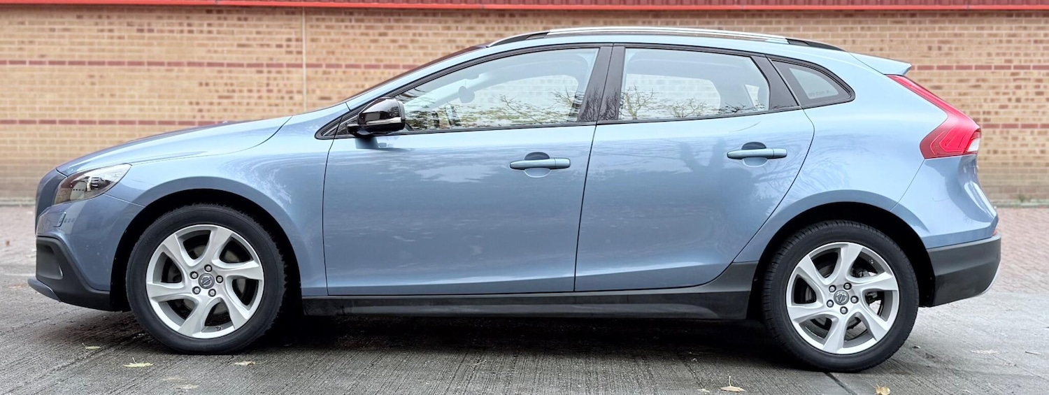 Used Volvo V40 2014 for sale - 76484503: Photo 9