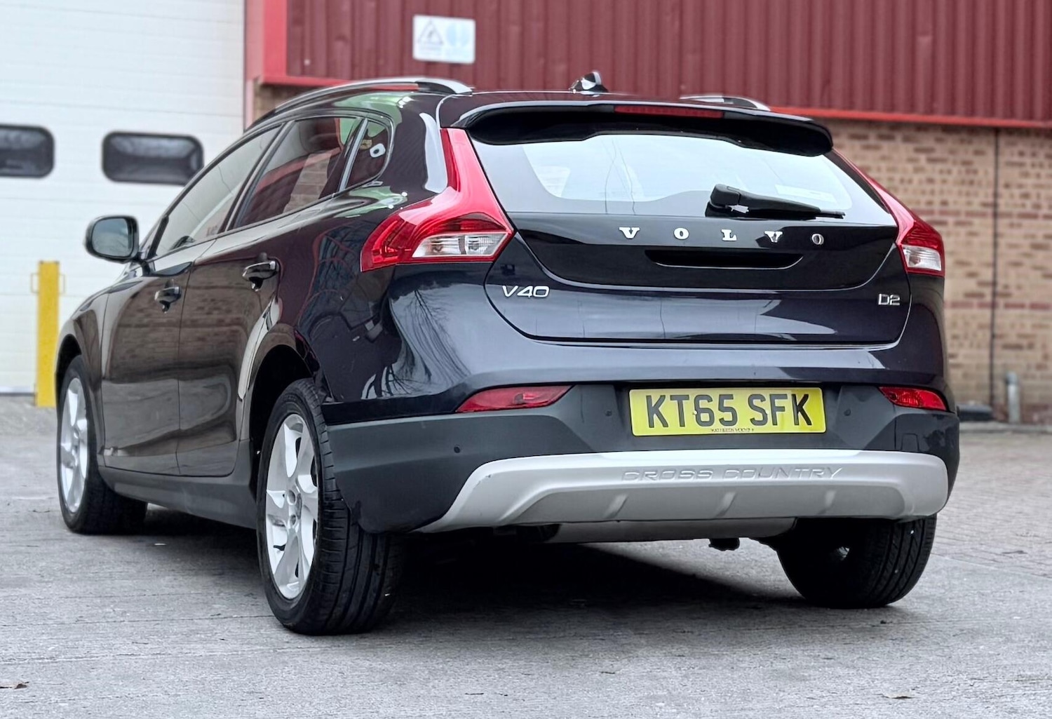 Used Volvo V40 Cross Country 2016 for sale - 76549420: Photo 12