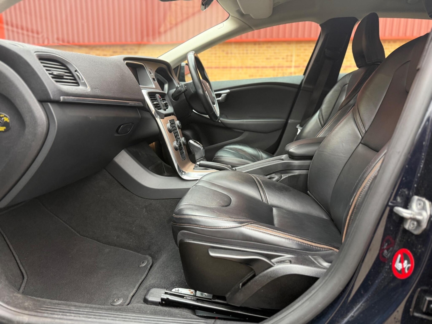 Used Volvo V40 Cross Country 2016 for sale - 76549420: Photo 35