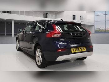 Used Volvo V40 2016 for sale - 76549420: Photo
