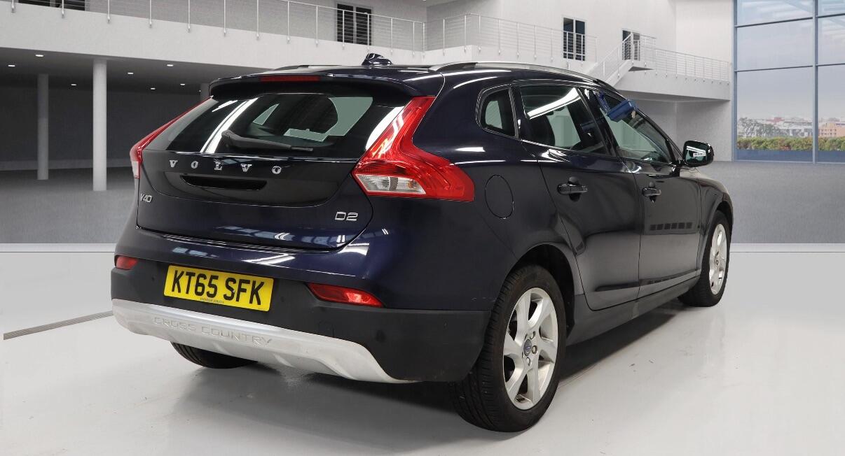 Used Volvo V40 2016 for sale - 76549420: Photo 5