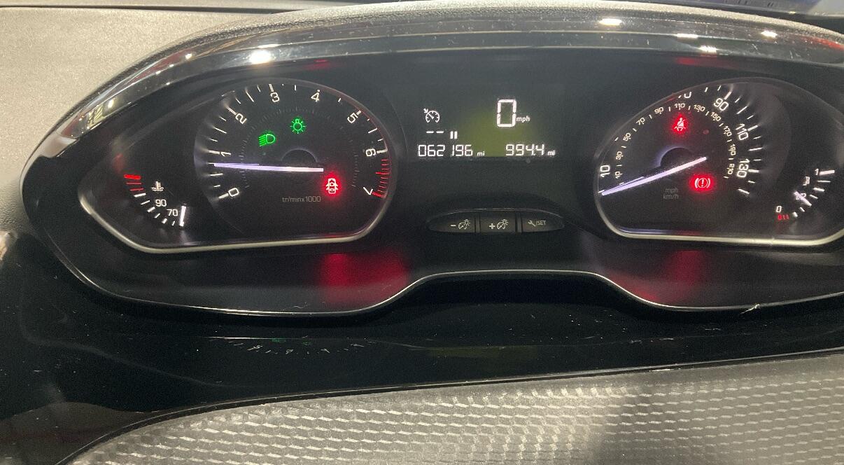 Used Peugeot 208 2017 for sale - 76671382: Photo 10