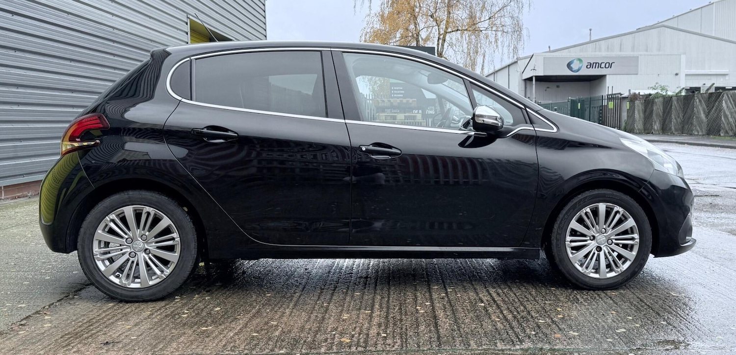 Used Peugeot 208 2017 for sale - 76671382: Photo 13