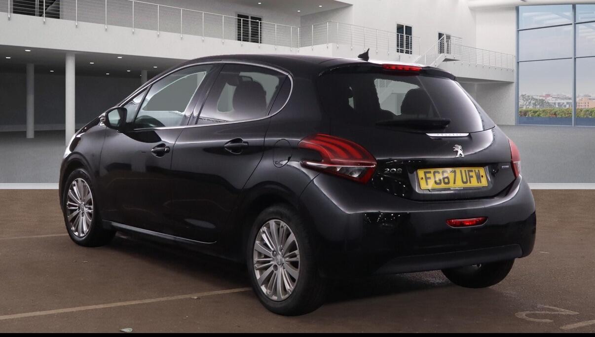 Used Peugeot 208 2017 for sale - 76671382: Photo 4