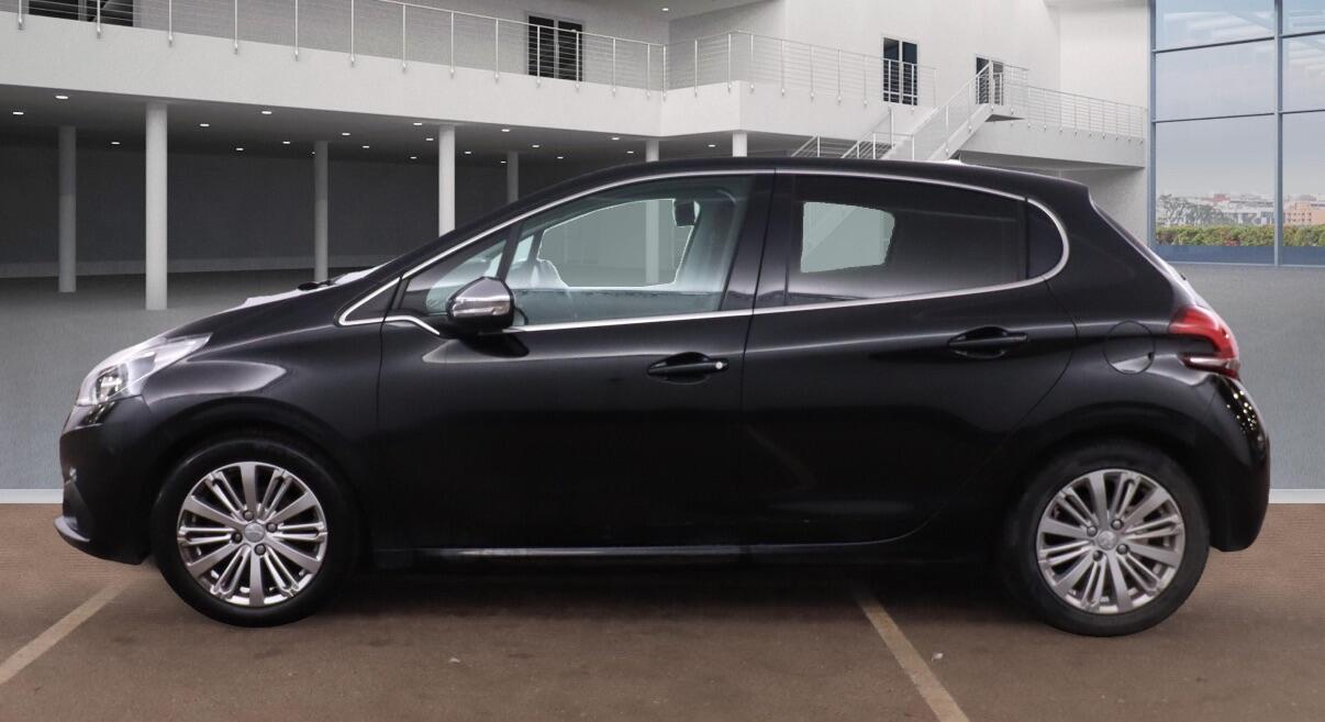 Used Peugeot 208 2017 for sale - 76671382: Photo 7