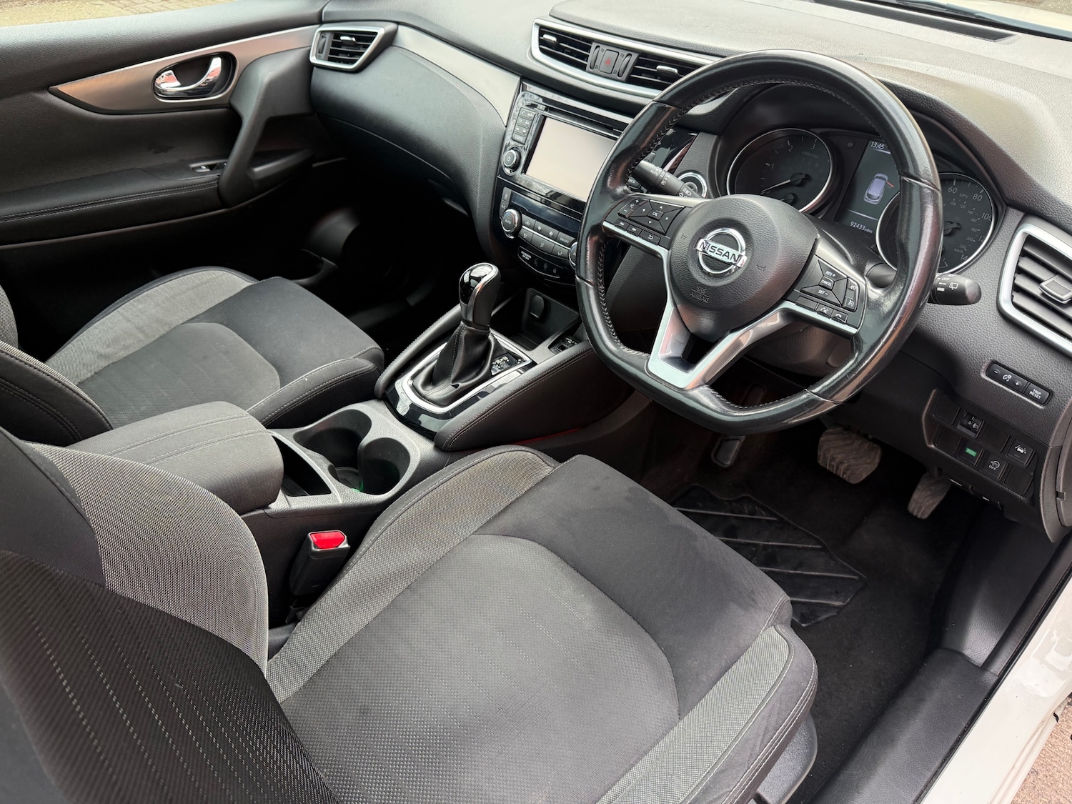 Used Nissan Qashqai 2017 for sale - 78033568: Photo 2