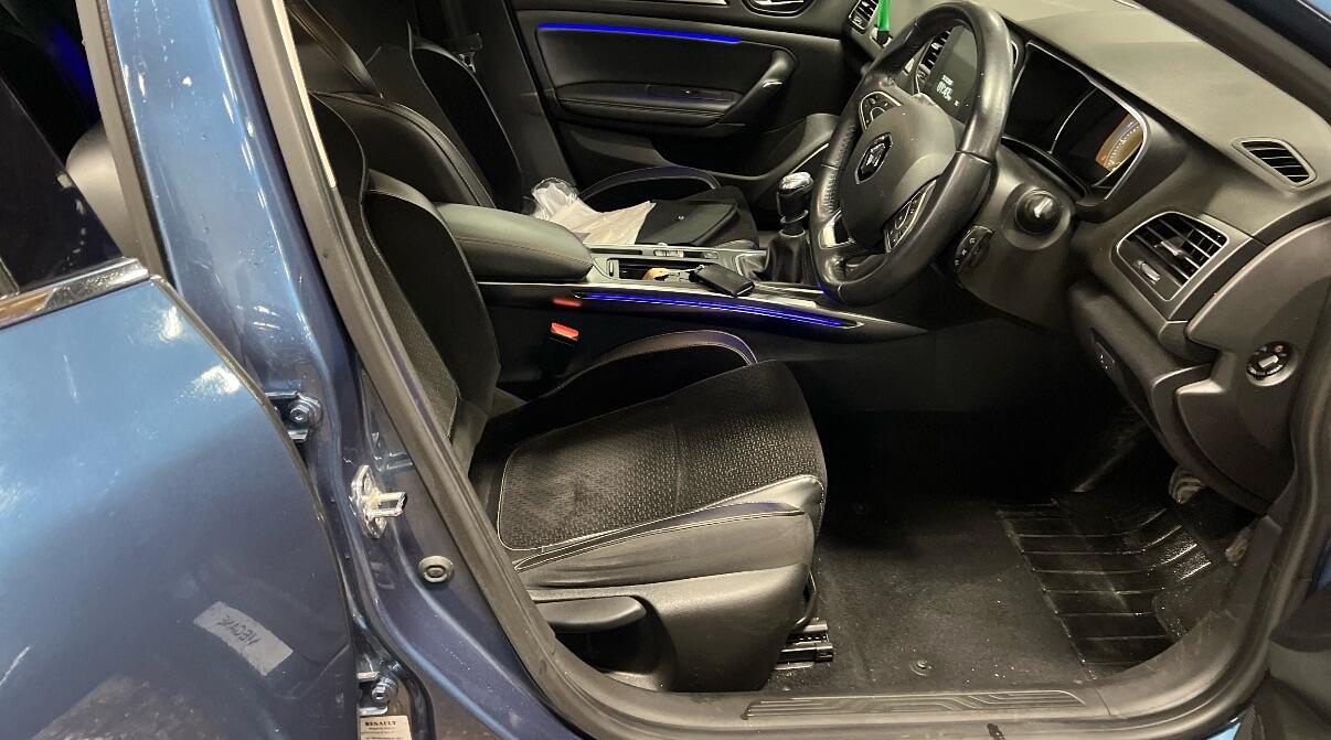 Used Renault Megane 2017 for sale - 77119645: Photo 2