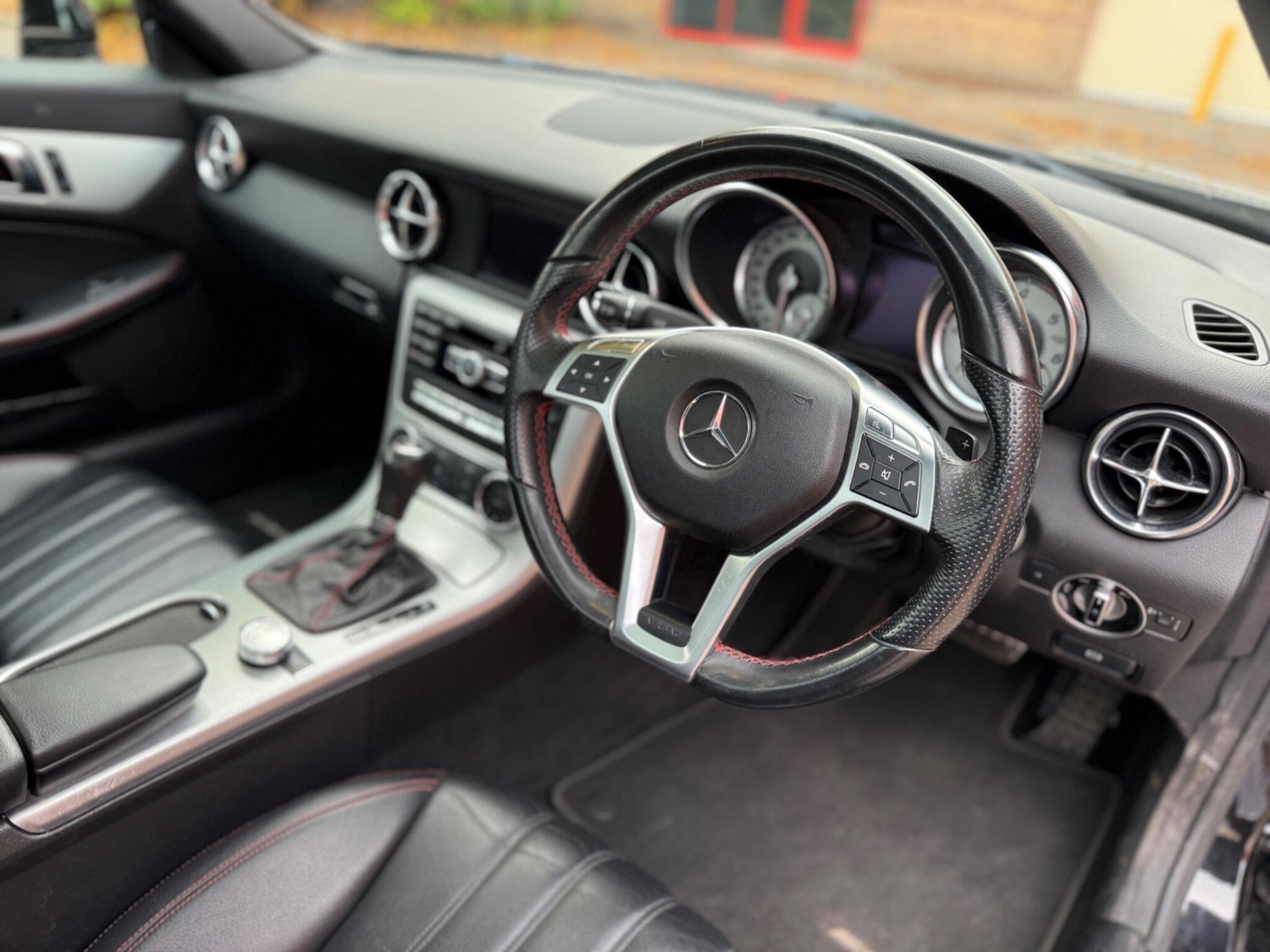 Used Mercedes-Benz SLK 2012 for sale - 76484740: Photo 16