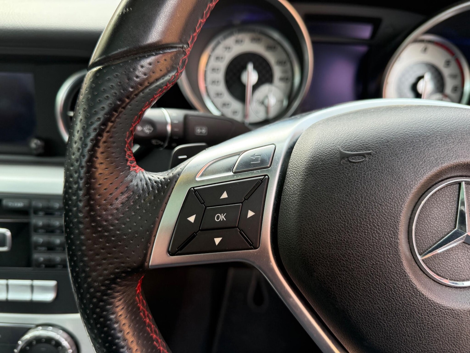 Used Mercedes-Benz SLK 2012 for sale - 76484740: Photo 34