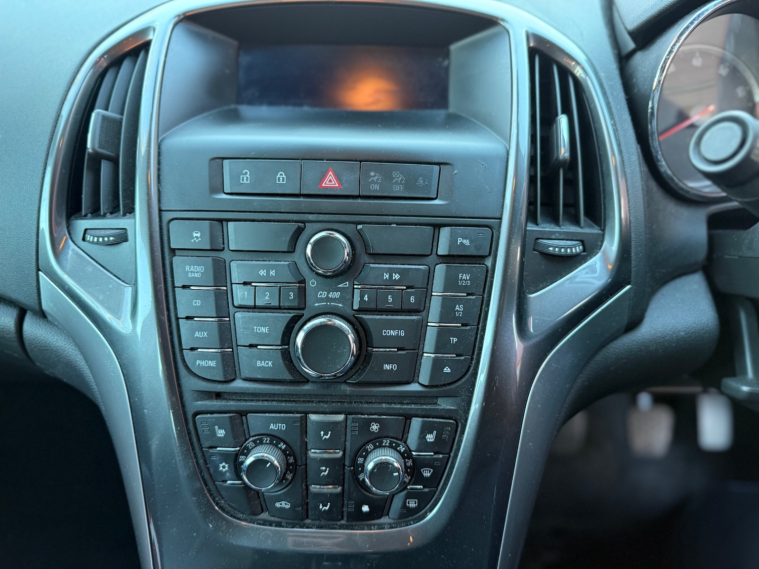 Used Vauxhall Astra 2013 for sale - 77891704: Photo 23