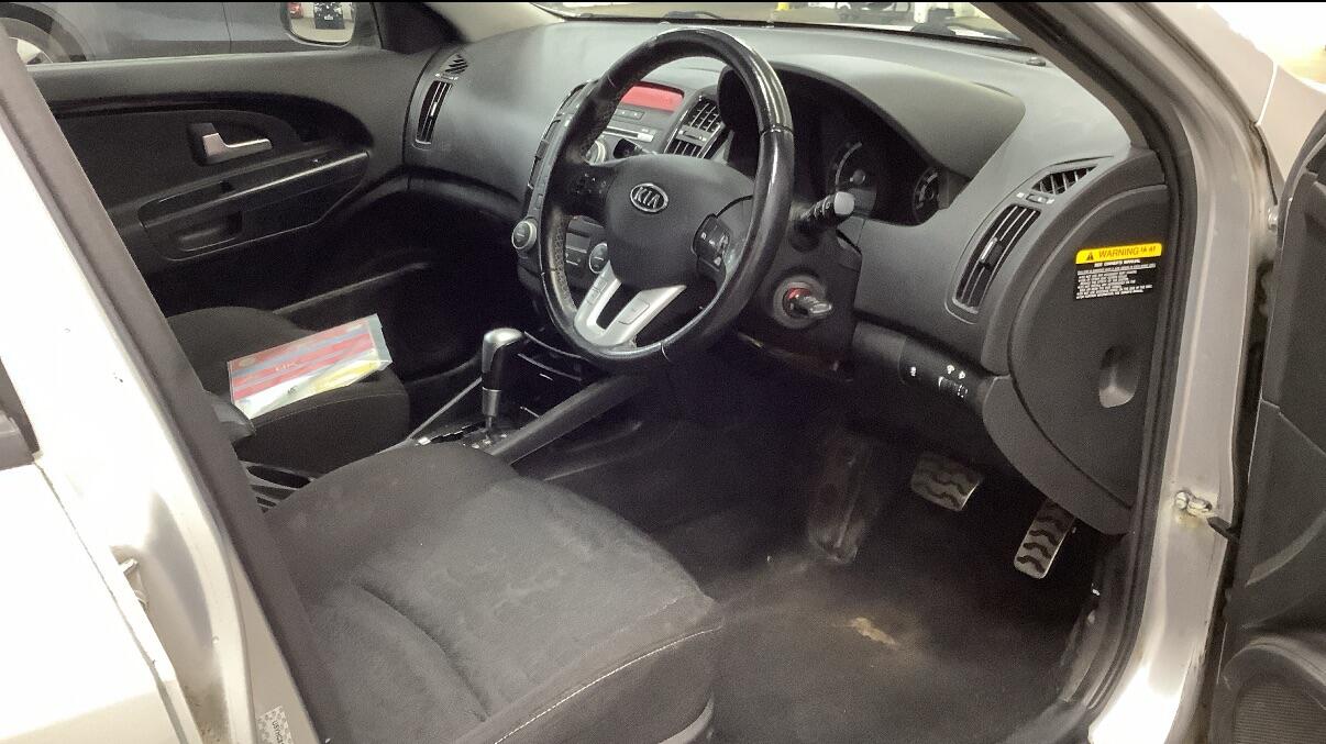 Used Kia Ceed 2010 for sale - 76866394: Photo 2