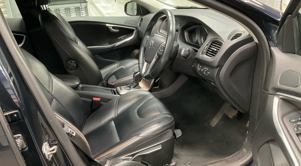 Used Volvo V40 2016 for sale - 76521760: Photo 2