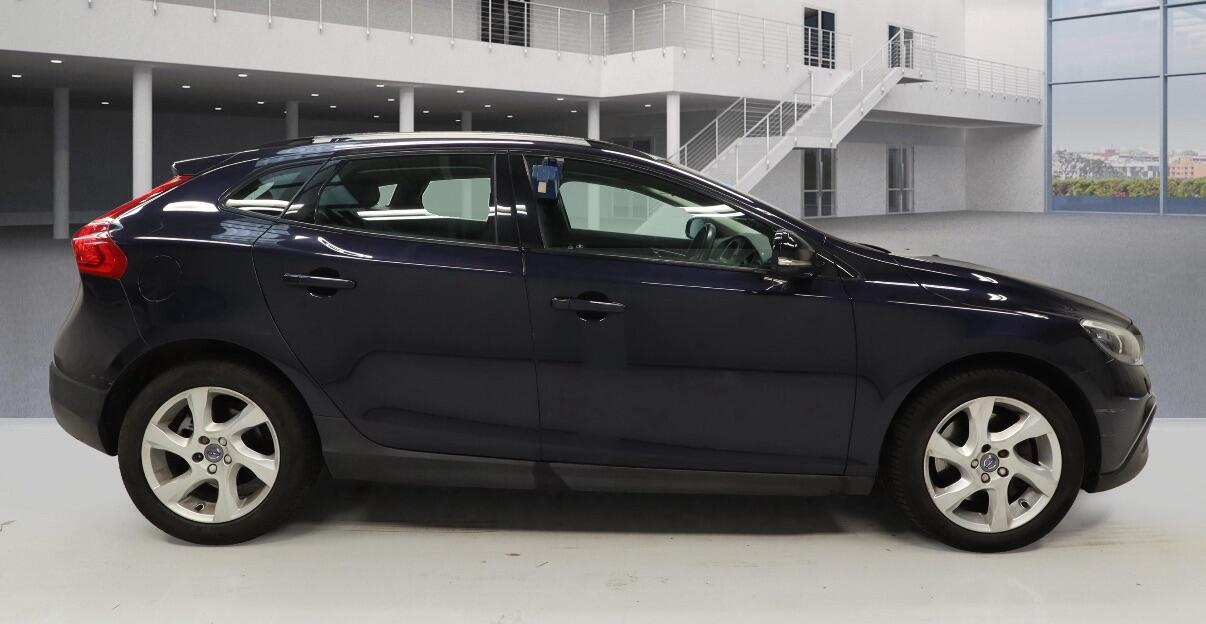 Used Volvo V40 2016 for sale - 76521760: Photo 6