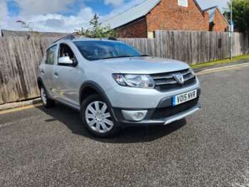 2015 (15) - 0.9 TCe Laureate 5dr