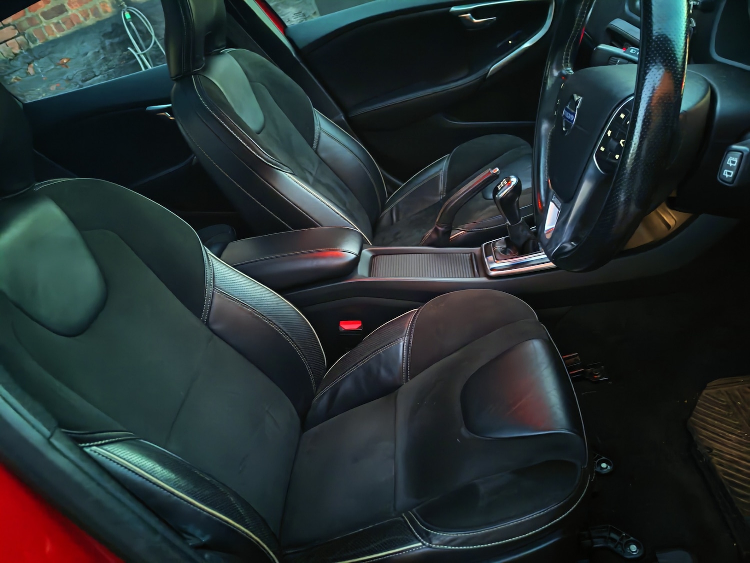 Used Volvo V40 2015 for sale - 76640695: Photo 11