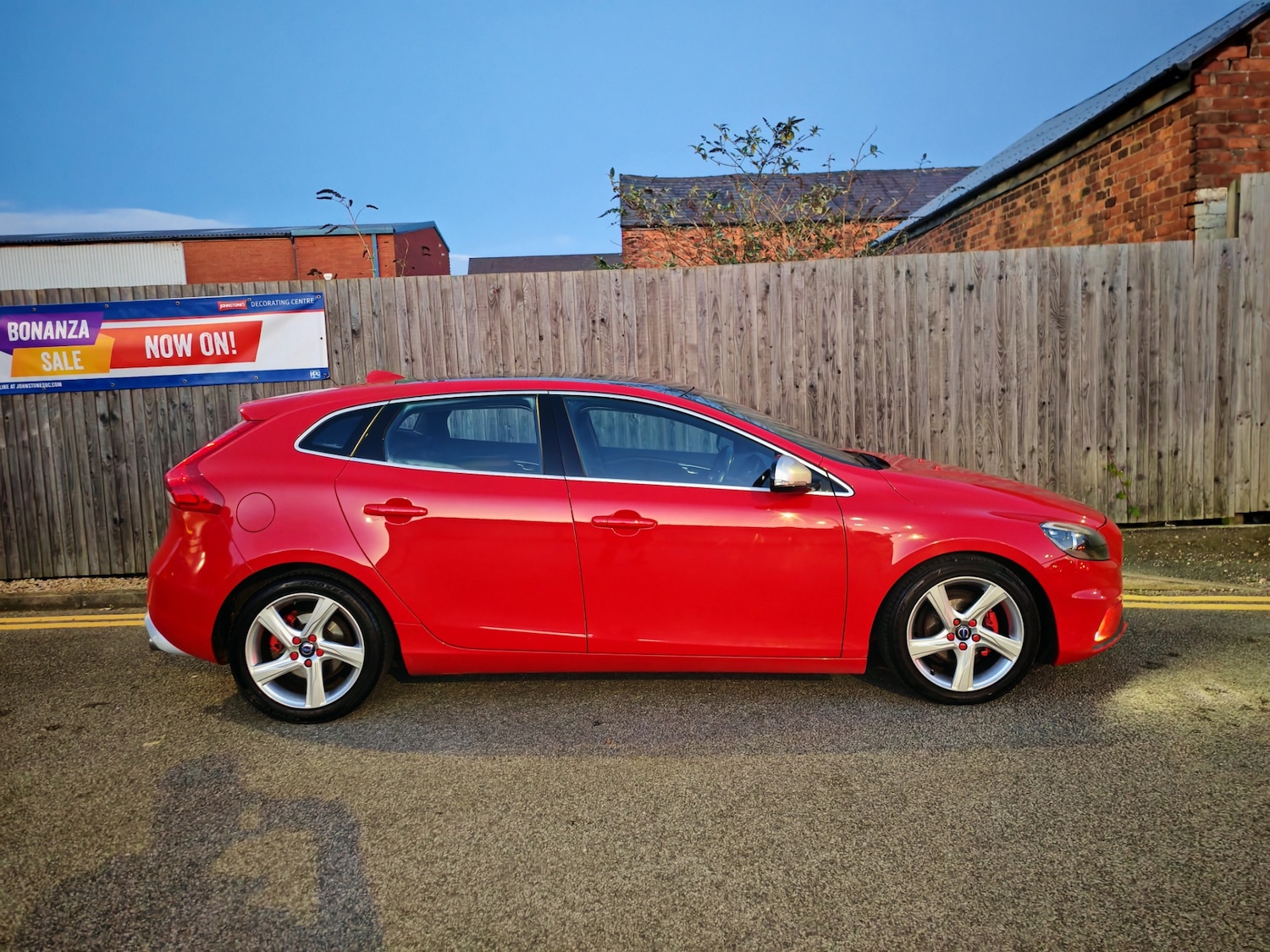 Used Volvo V40 2015 for sale - 76640695: Photo 6