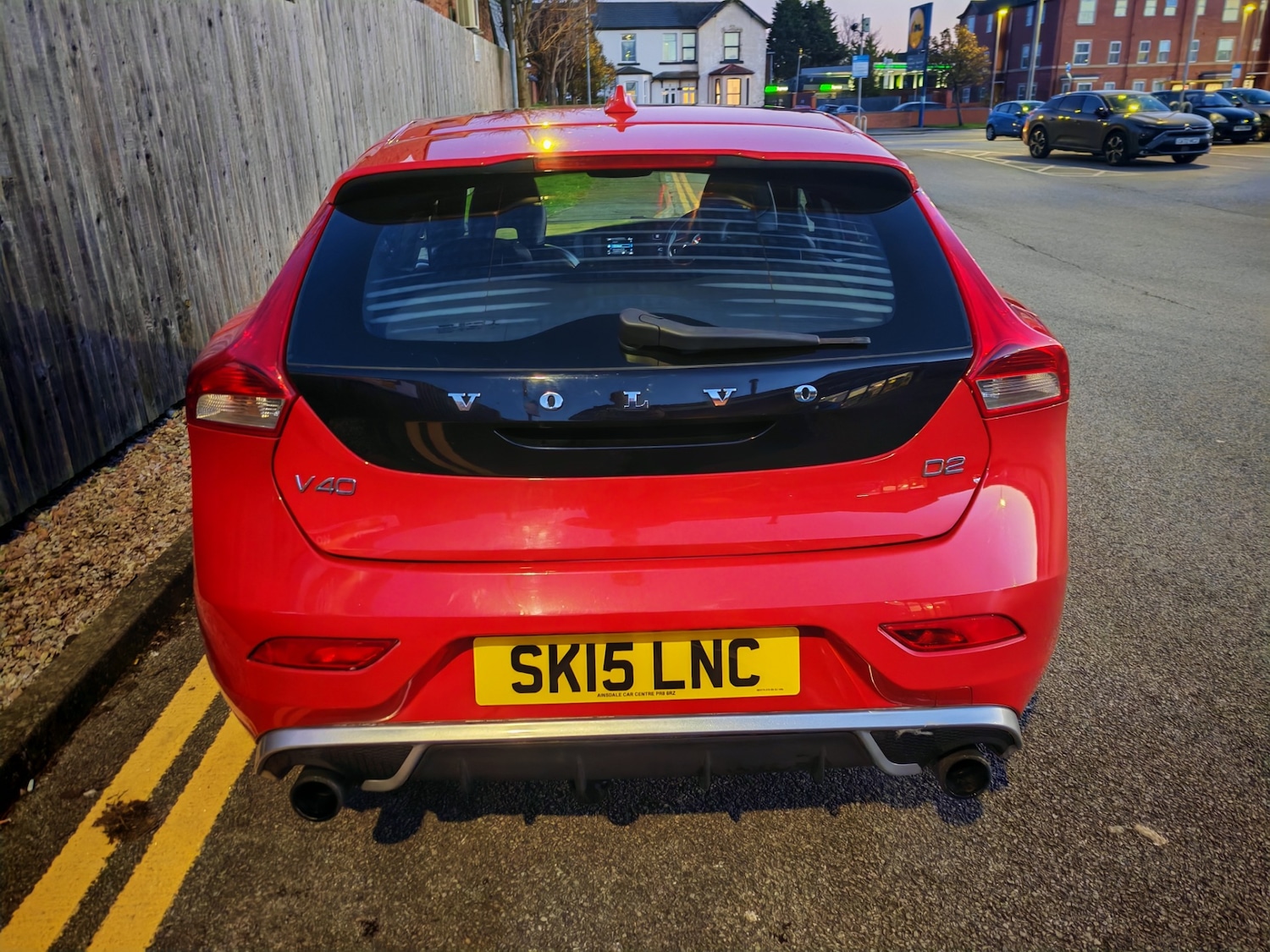 Used Volvo V40 2015 for sale - 76640695: Photo 8