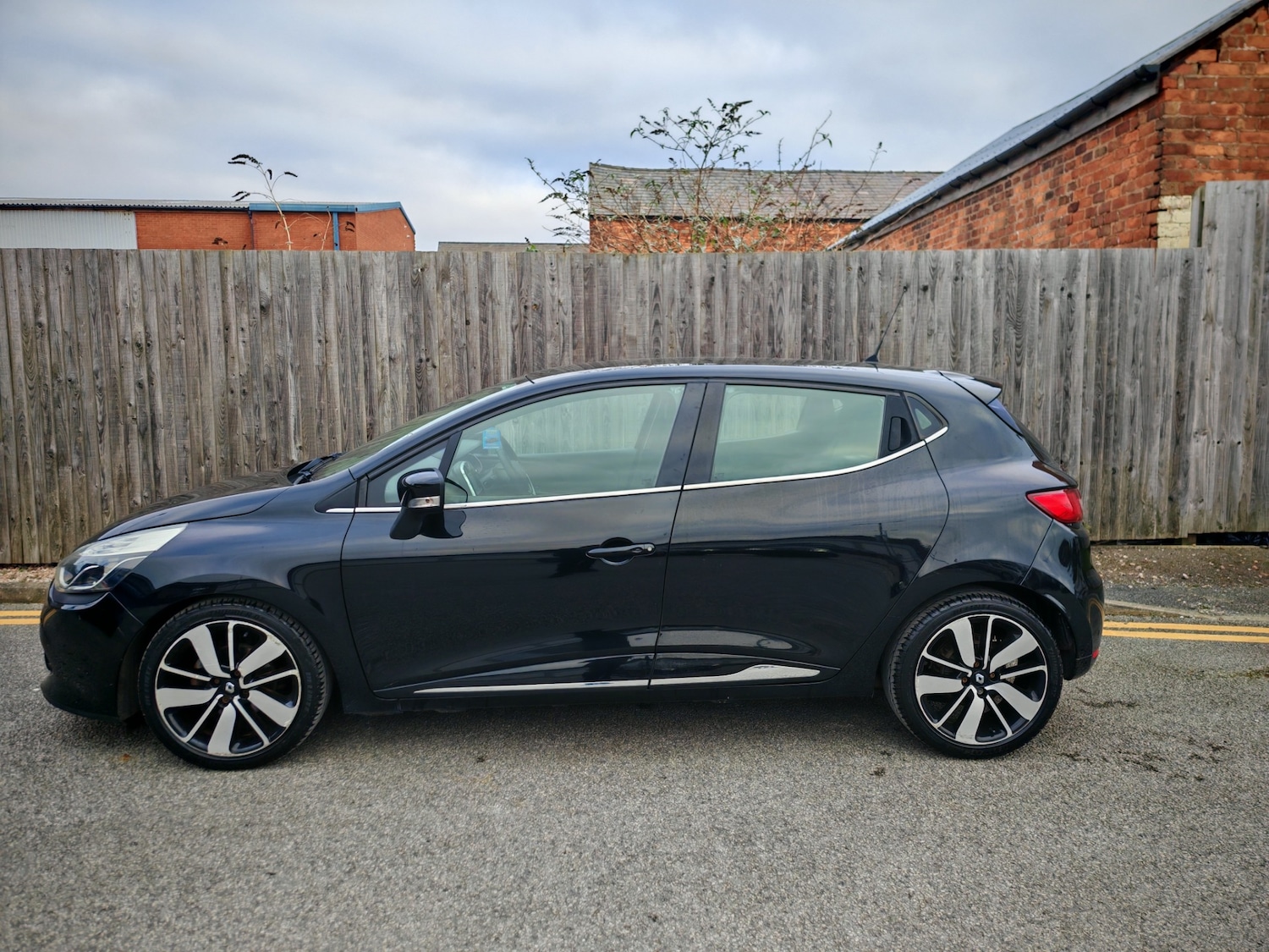 Used Renault Clio 2015 for sale - 77059315: Photo 5
